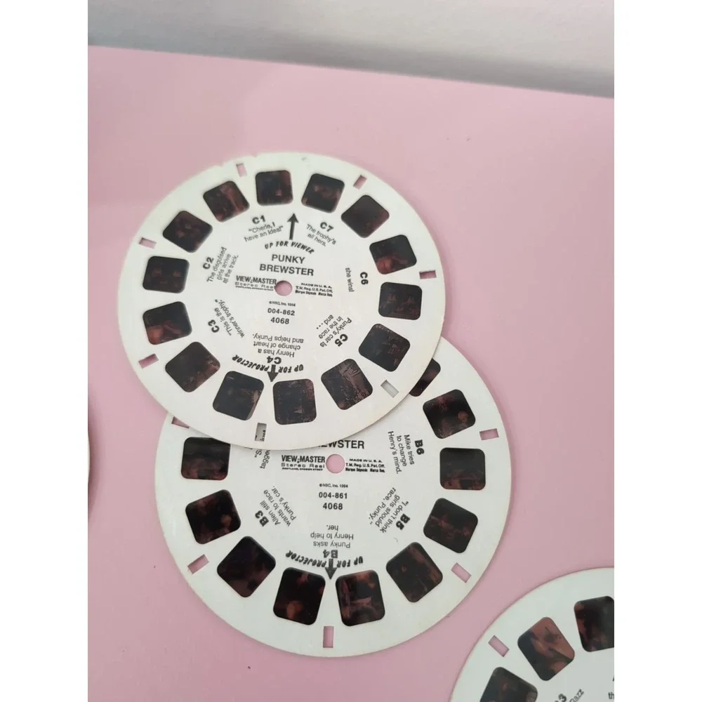 View-Master 3D Viewer w/ 19 Reels LOT Sesame Street, Princess‎ of Power, Etc.